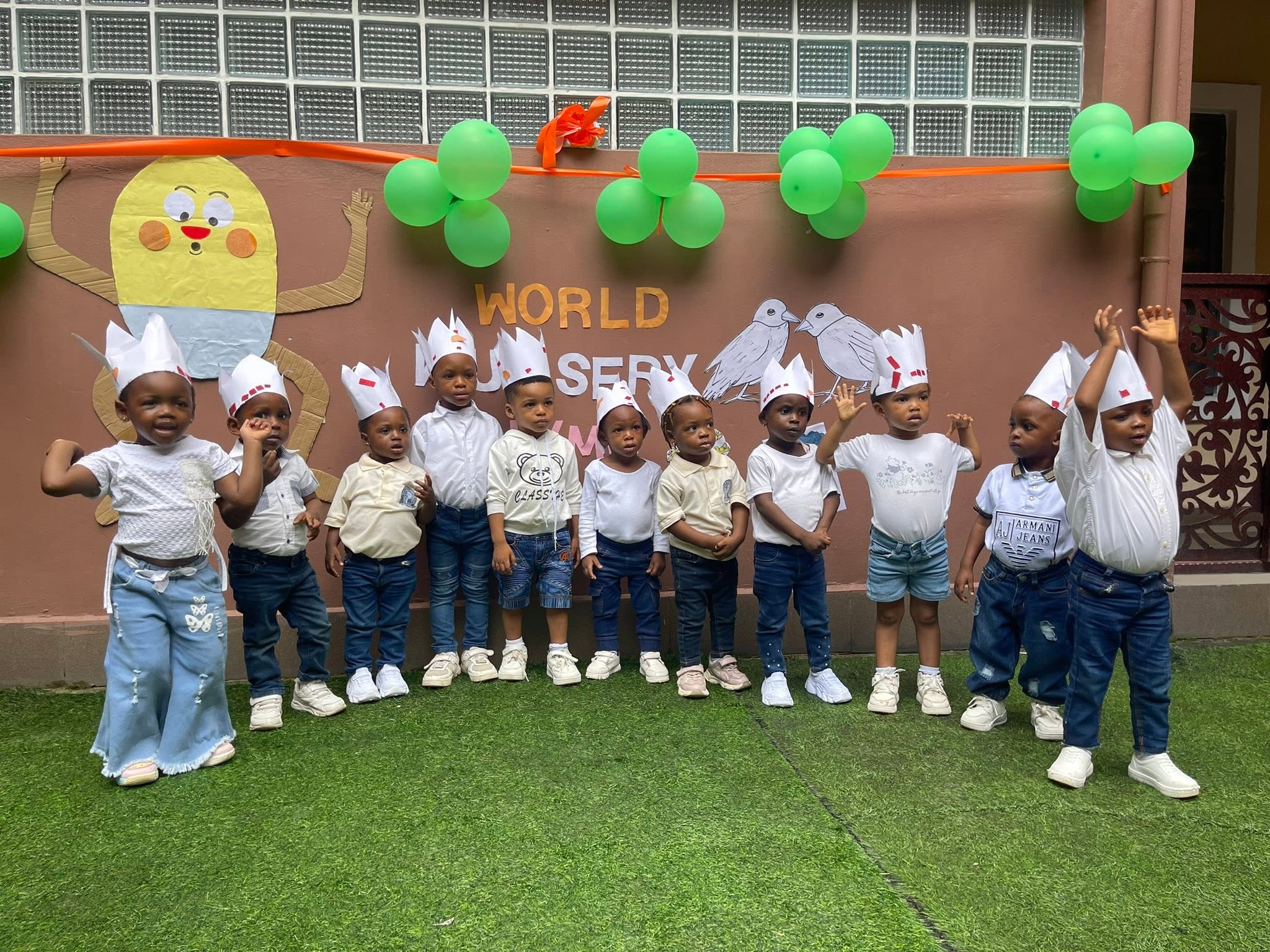 DAV-HAROS International School Student